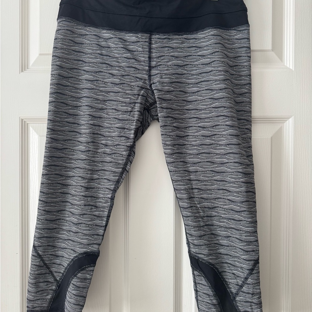 Lululemon Black and Gray Patterned Leggings